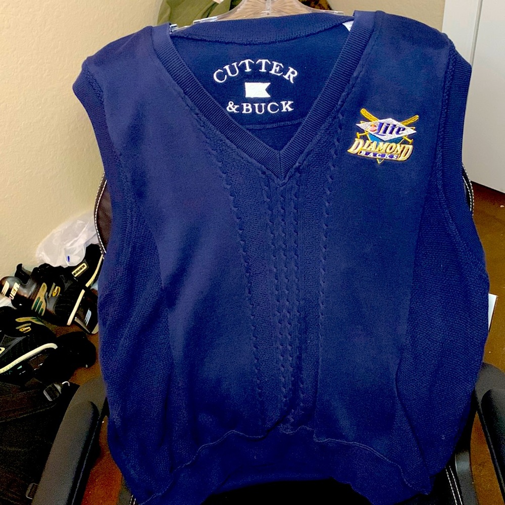 Vintage 90’s cutter & Buck gold brand vest with embroidered diamond backs logo
